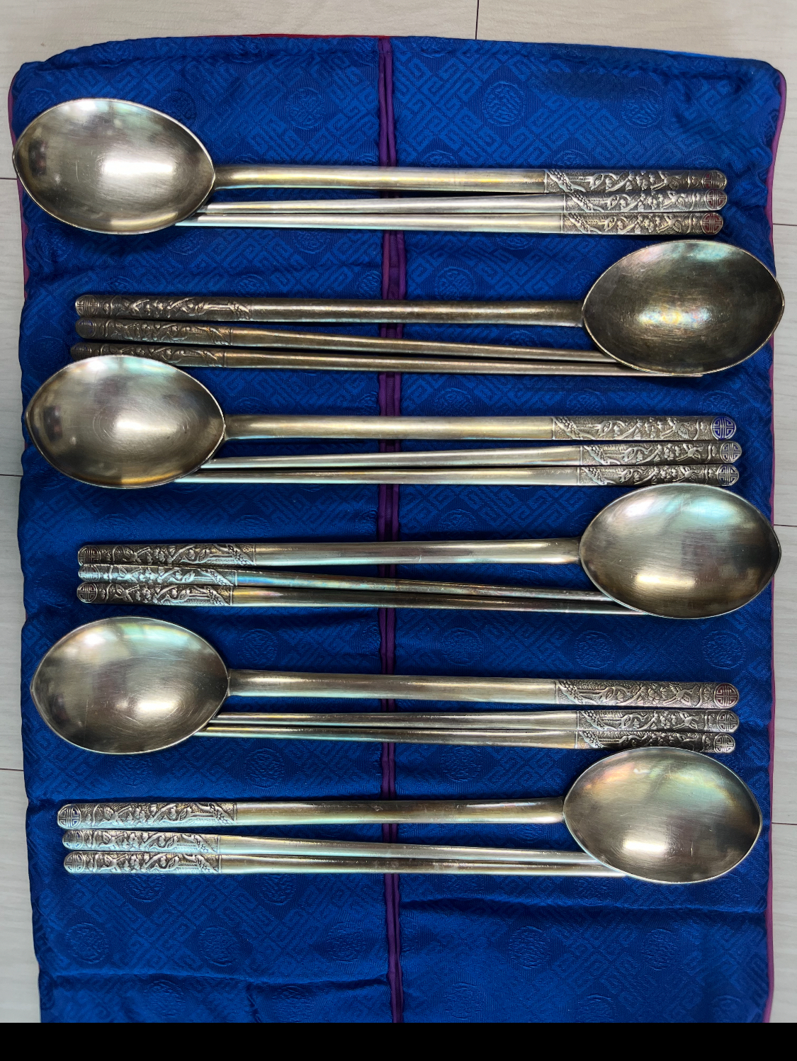 은수저 낱개라도 택배로 보내서 시세 그대로 가격 잘 받는 방법 적혀있는 은수저 최고가 업체입니다.